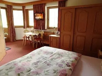 Haus Windegg ゲストハウス 3*
